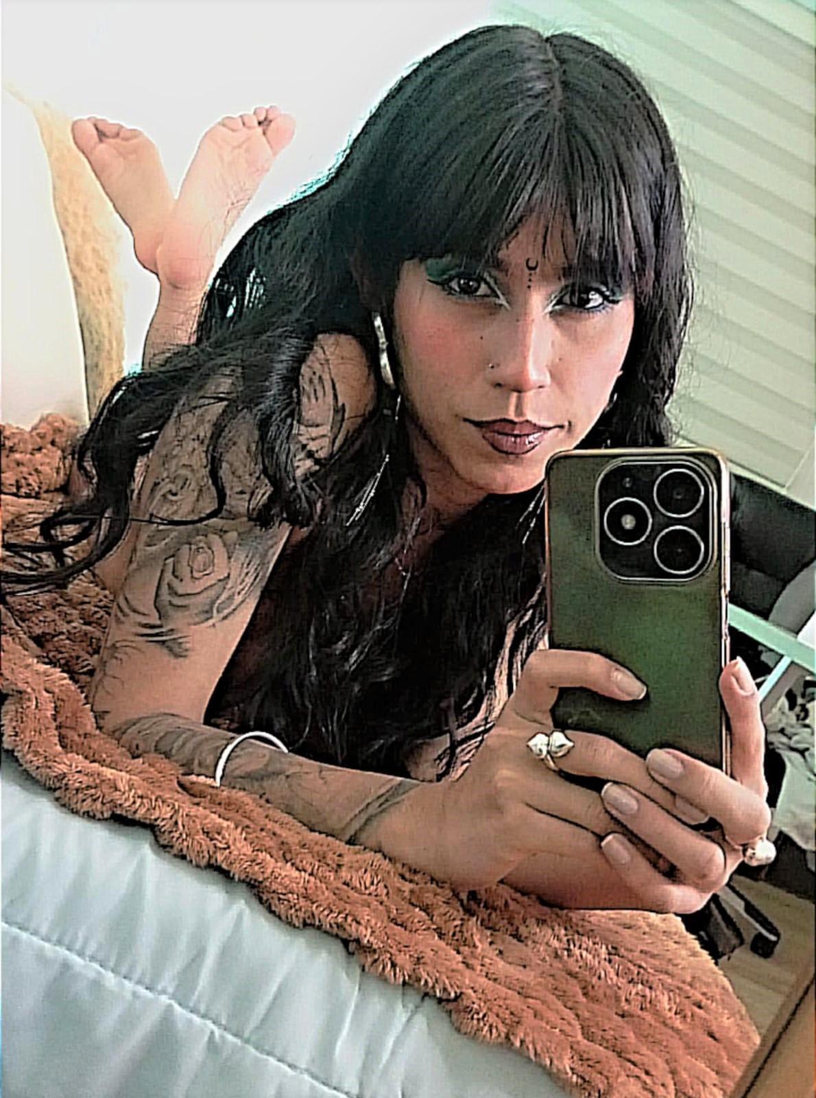 Bella_Poisonous's Profile