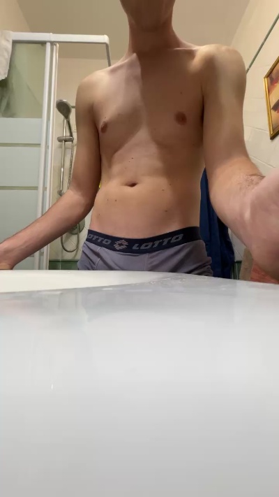 Riccardooo_69_'s Profile