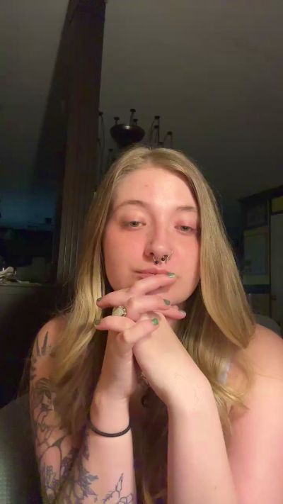 Rosaleejaden's Profile