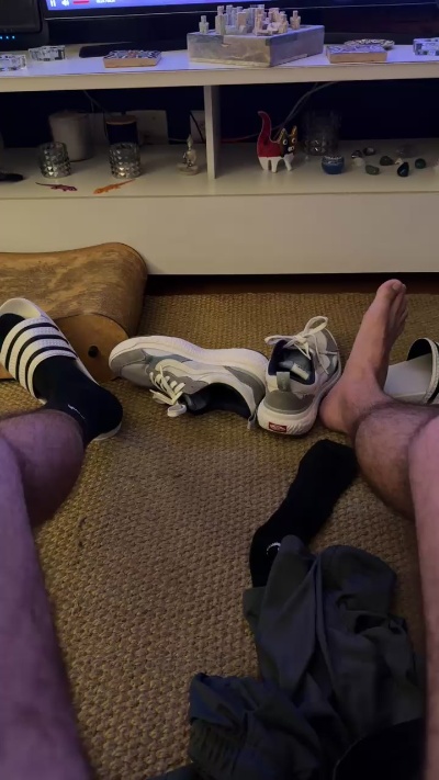 dot_feet's Profile